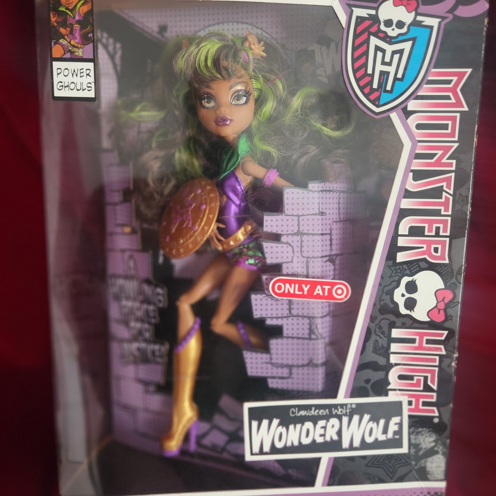 Monster High Wonder Wolf Doll with Black and Purple Design (2013) New In Box